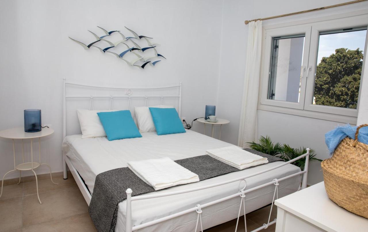 Sunny Bay Villa Agia Marina  Exteriör bild