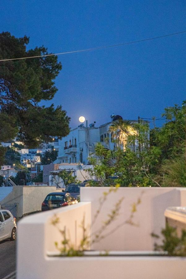 Sunny Bay Villa Agia Marina  Exteriör bild