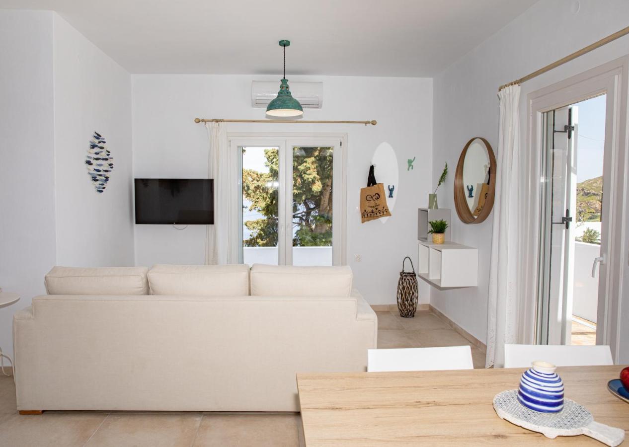 Sunny Bay Villa Agia Marina  Exteriör bild