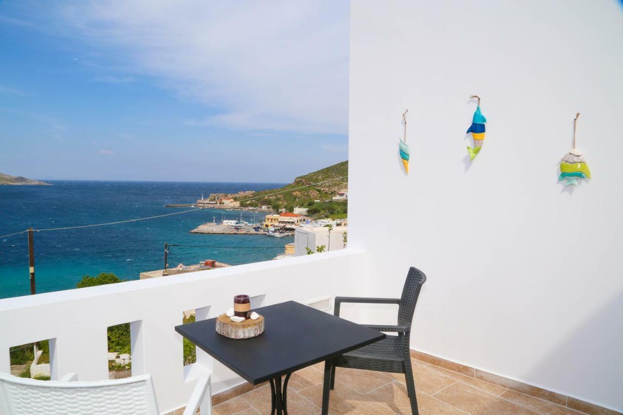 Sunny Bay Villa Agia Marina  Exteriör bild