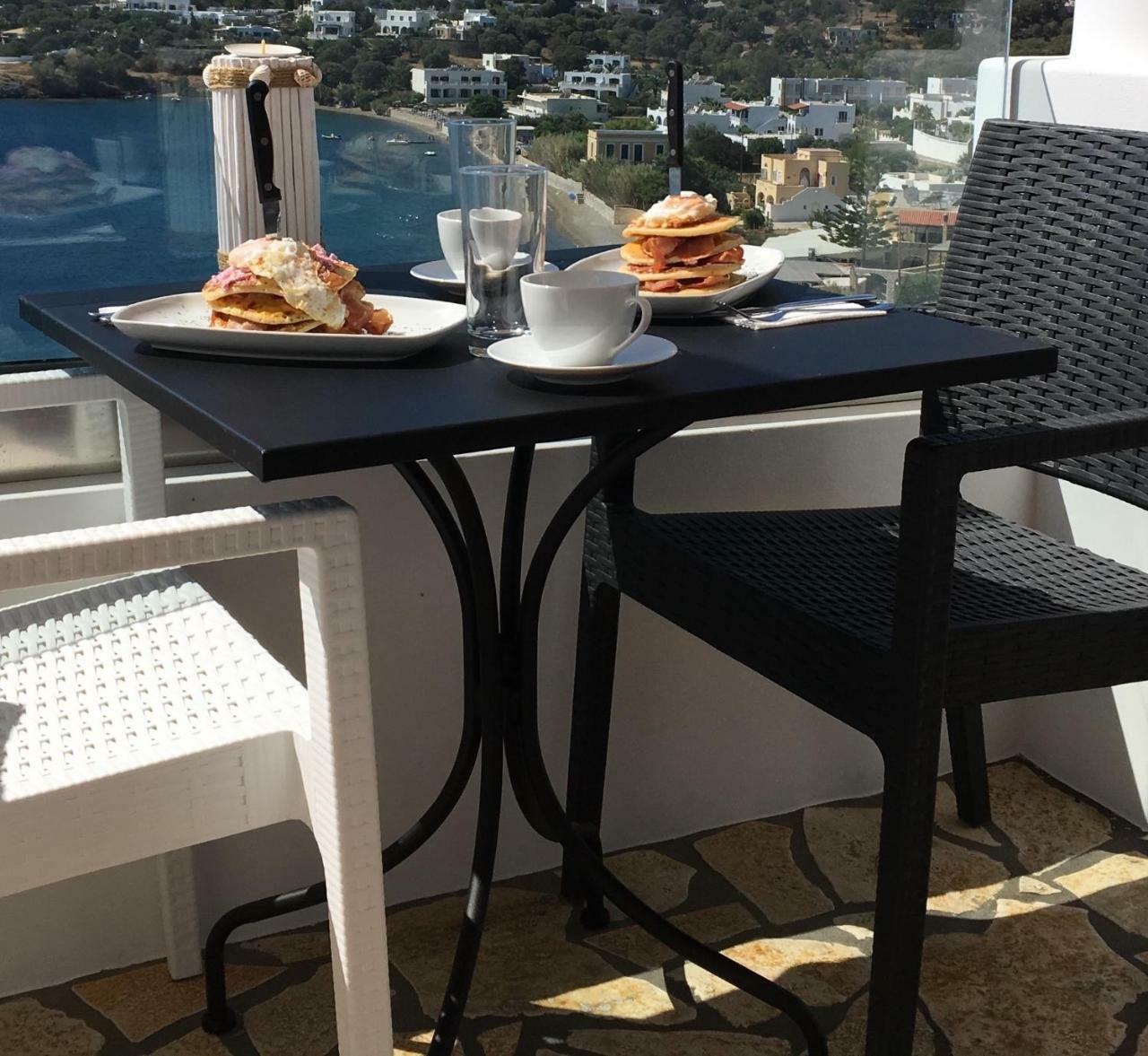 Sunny Bay Villa Agia Marina  Exteriör bild